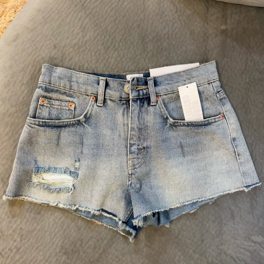 Women’s BDG Mid-Rise Essential Blue Jean Shorts